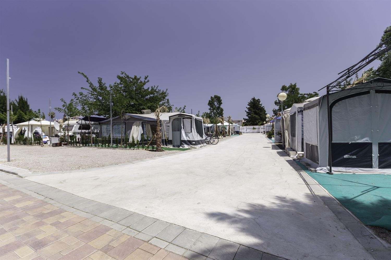 Camping Los Llanos دينايا المظهر الخارجي الصورة